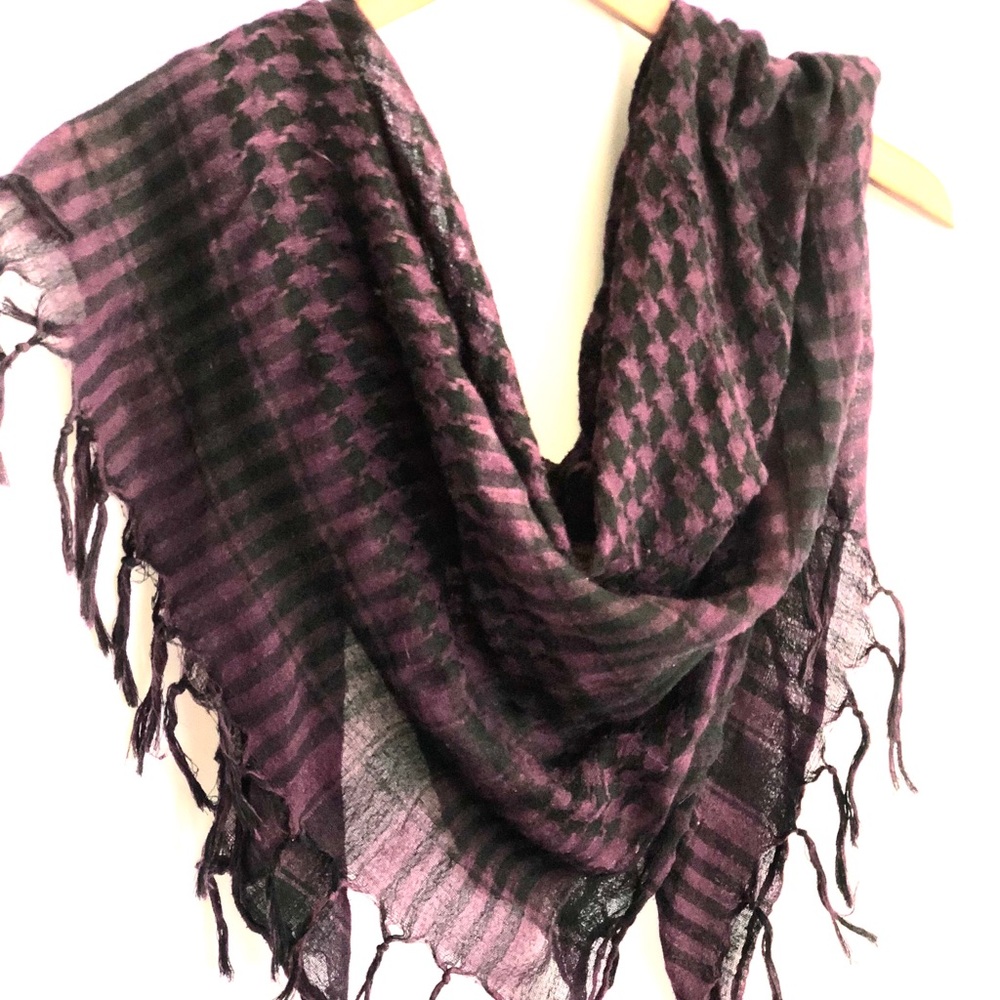 Fringe scarf